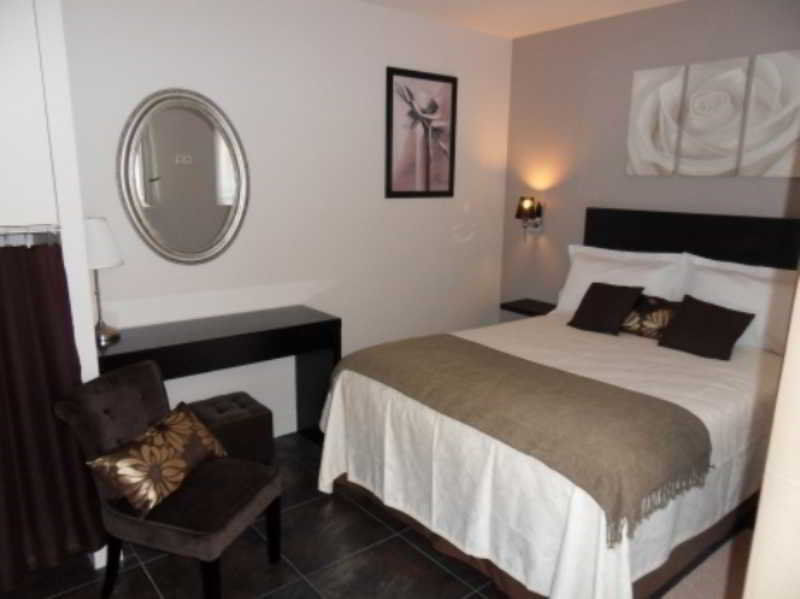 Le Figuier Hotel *